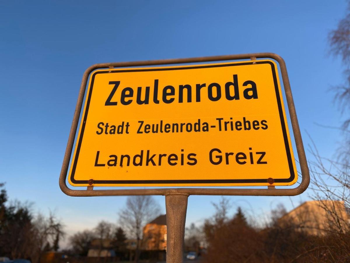 Hotel Goldener Löwe Zeulenroda-Triebes Buitenkant foto