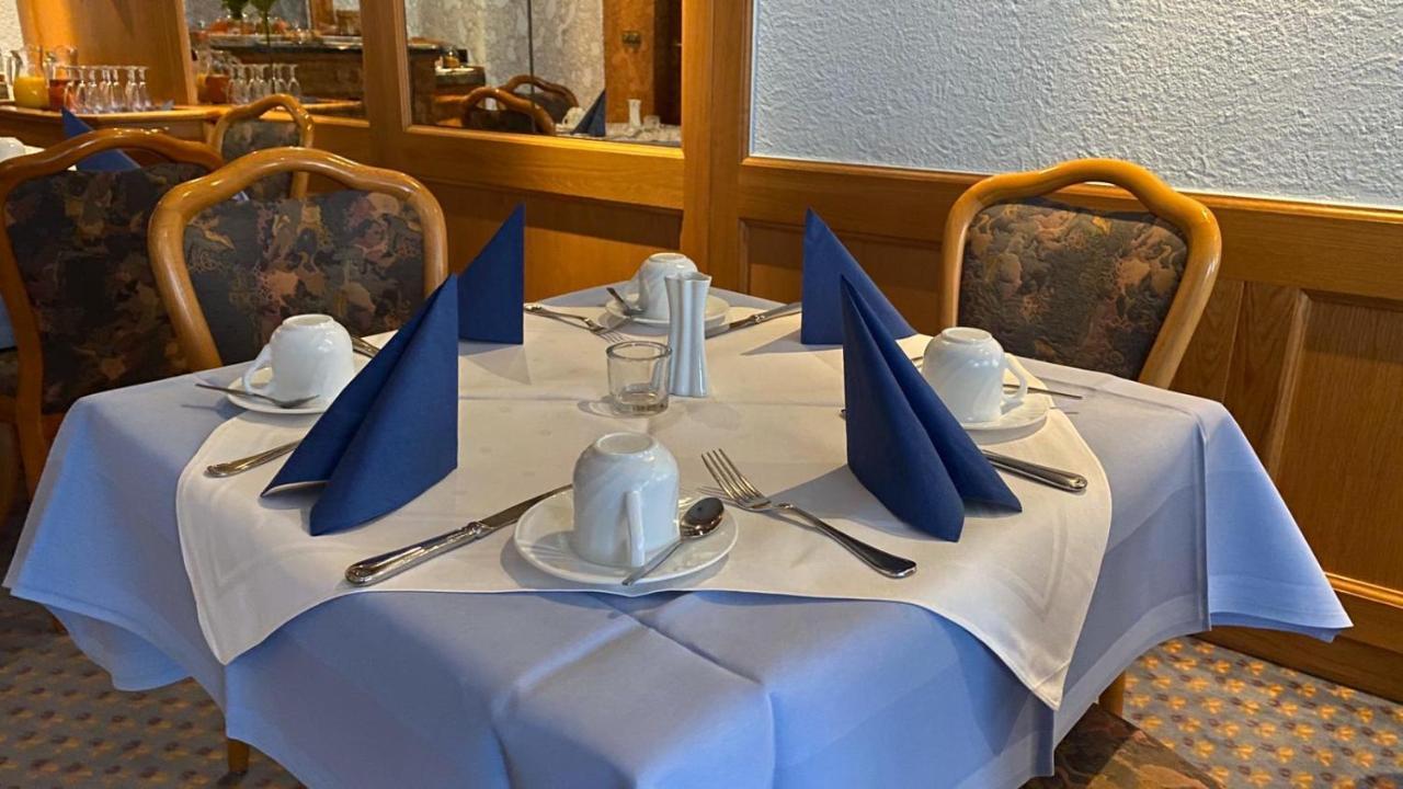 Hotel Goldener Löwe Zeulenroda-Triebes Buitenkant foto
