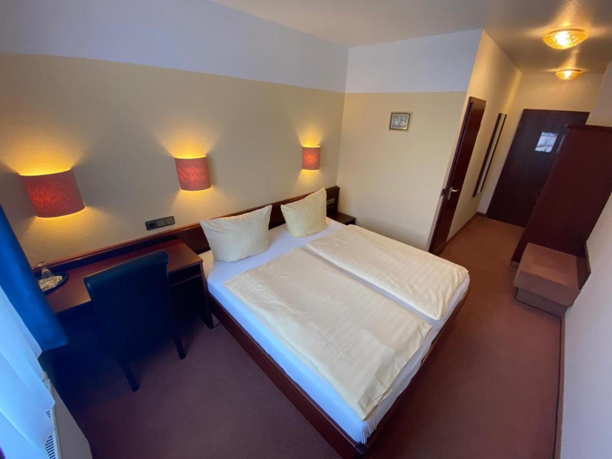Hotel Goldener Löwe Zeulenroda-Triebes Buitenkant foto