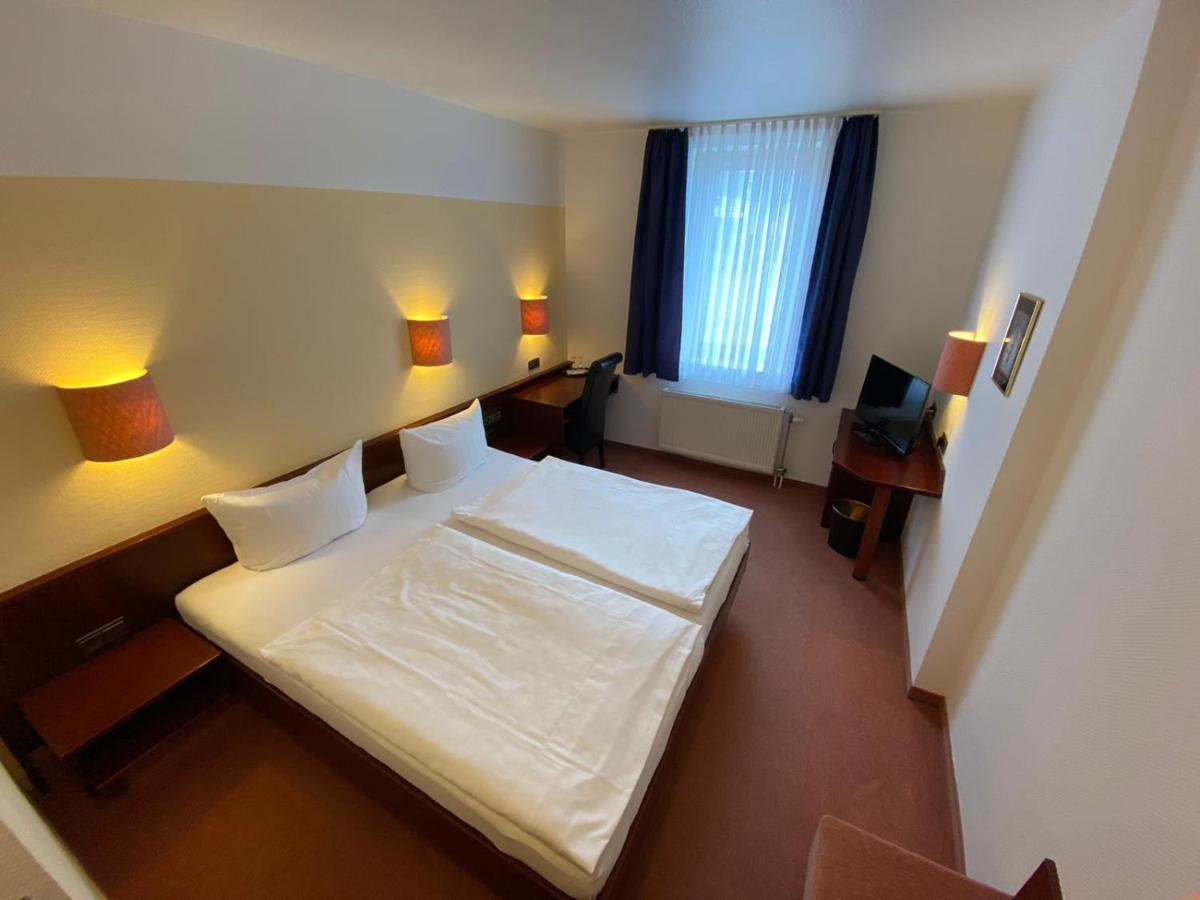 Hotel Goldener Löwe Zeulenroda-Triebes Buitenkant foto