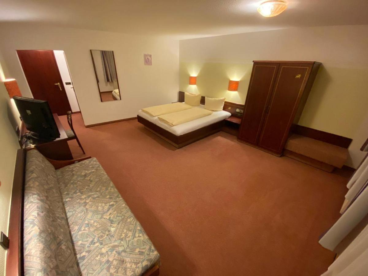 Hotel Goldener Löwe Zeulenroda-Triebes Buitenkant foto