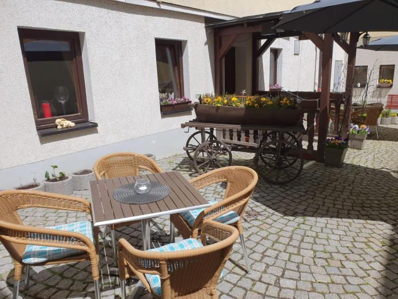 Hotel Goldener Löwe Zeulenroda-Triebes Buitenkant foto