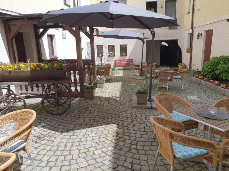 Hotel Goldener Löwe Zeulenroda-Triebes Buitenkant foto