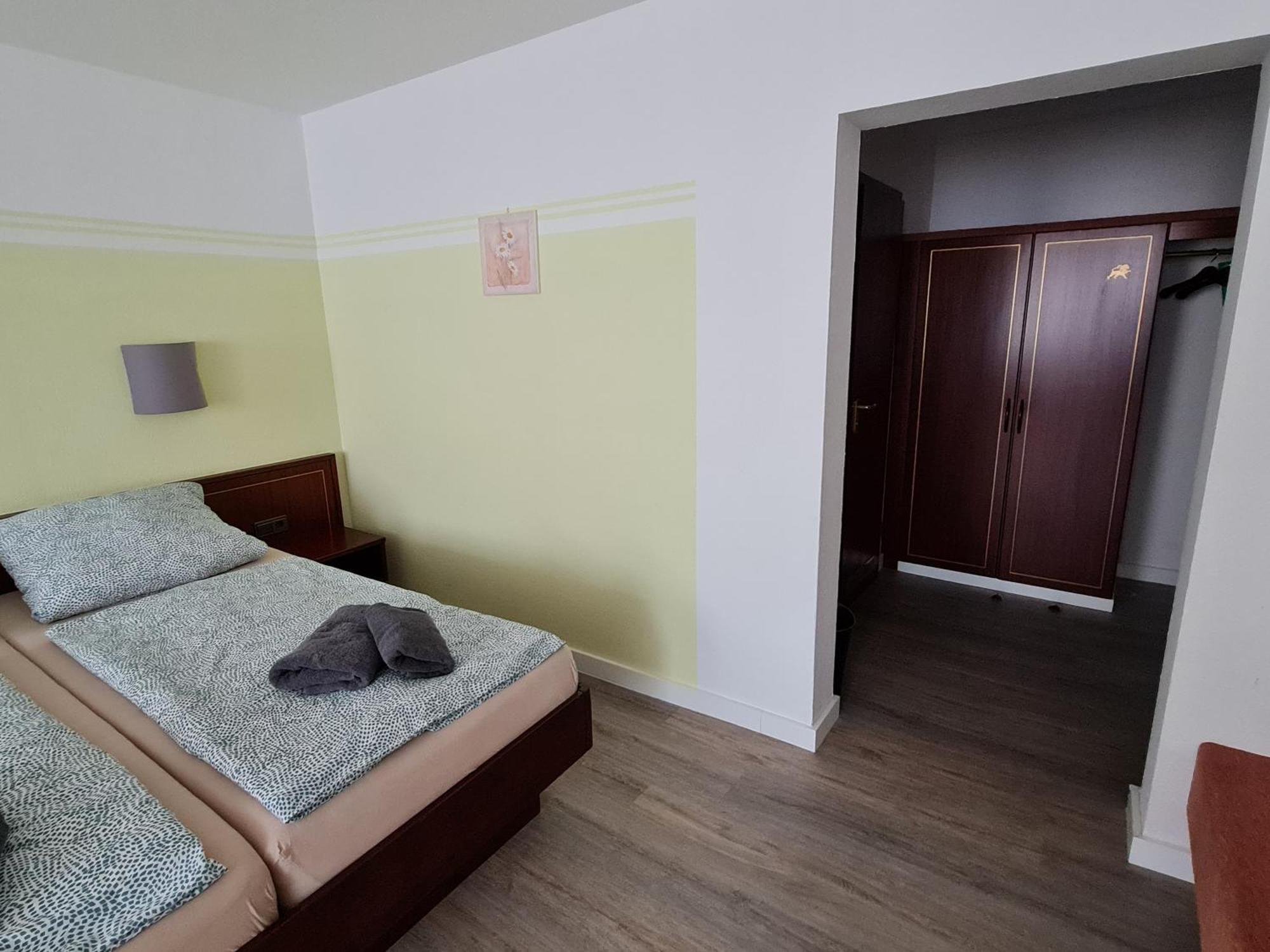 Hotel Goldener Löwe Zeulenroda-Triebes Buitenkant foto