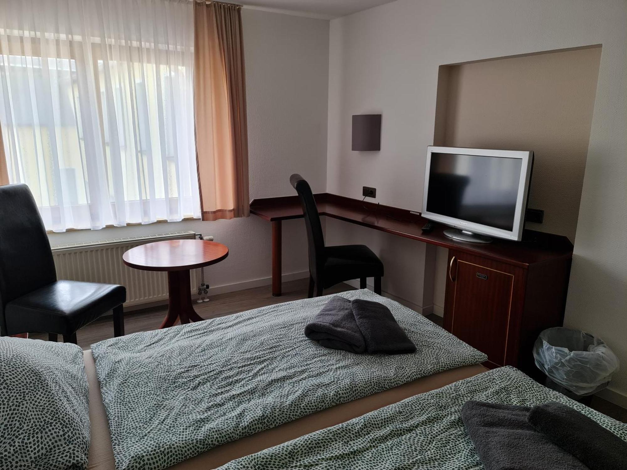 Hotel Goldener Löwe Zeulenroda-Triebes Buitenkant foto