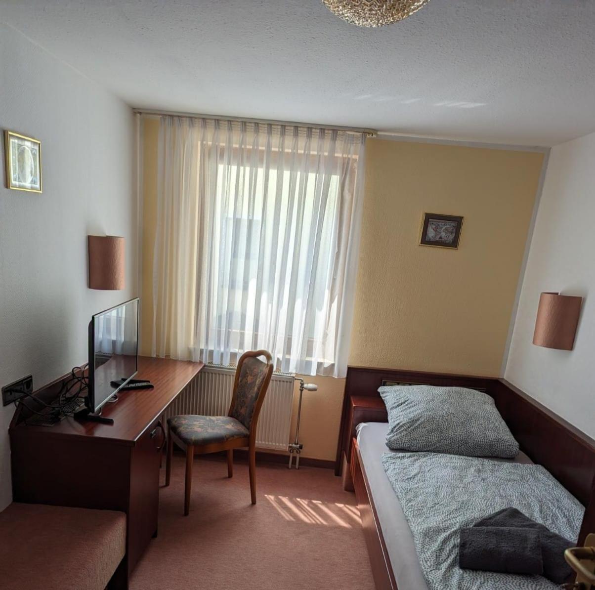 Hotel Goldener Löwe Zeulenroda-Triebes Buitenkant foto