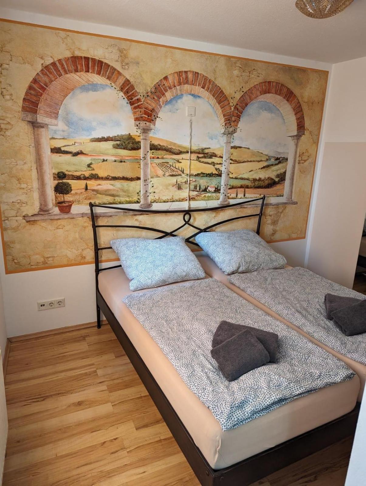 Hotel Goldener Löwe Zeulenroda-Triebes Buitenkant foto